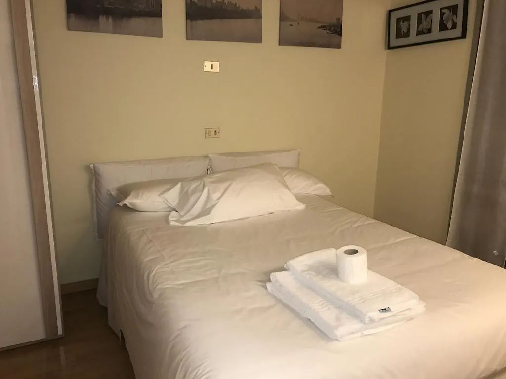 Cadorna Suites ميلان إيطاليا